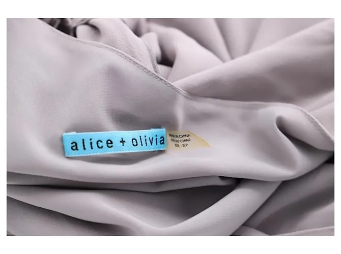 Alice + Olivia Top de un solo hombro Alice & Olivia en viscosa gris 