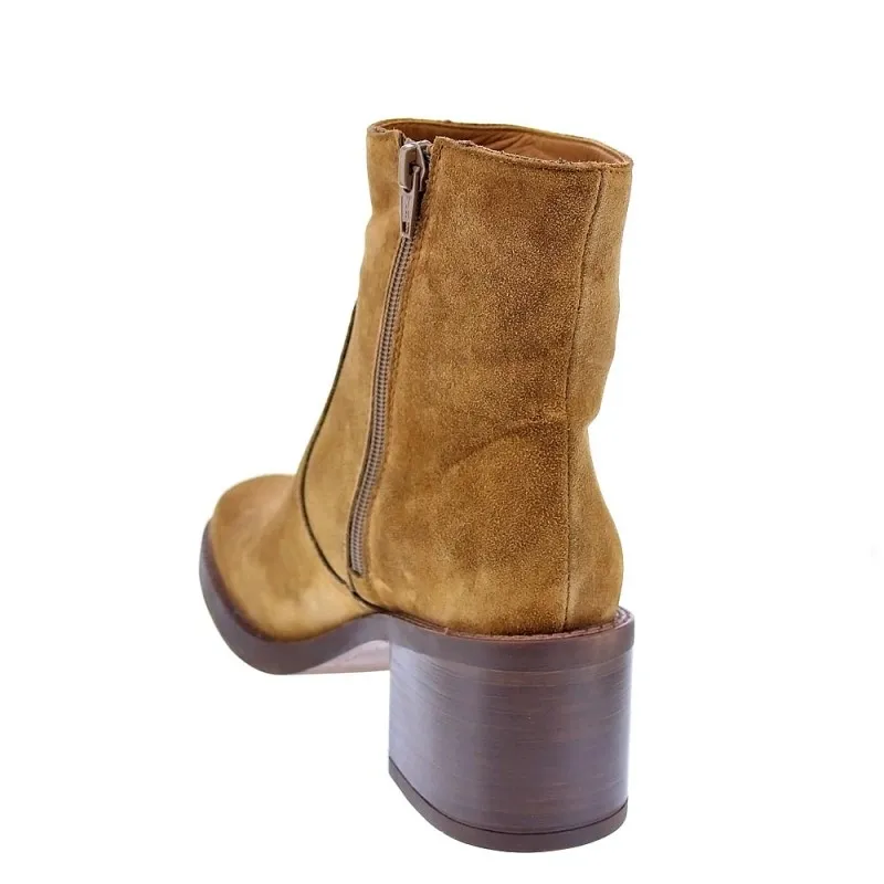 Woman's Alpe 25641114 Brown Booties