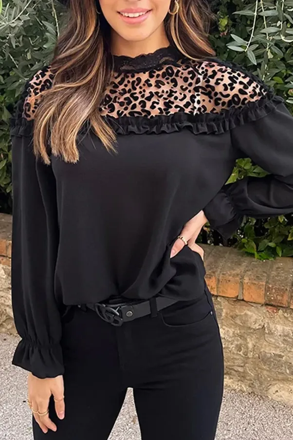 Blusa elegante con volantes, negro