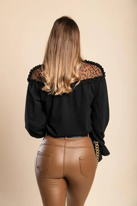 Blusa elegante con volantes, negro