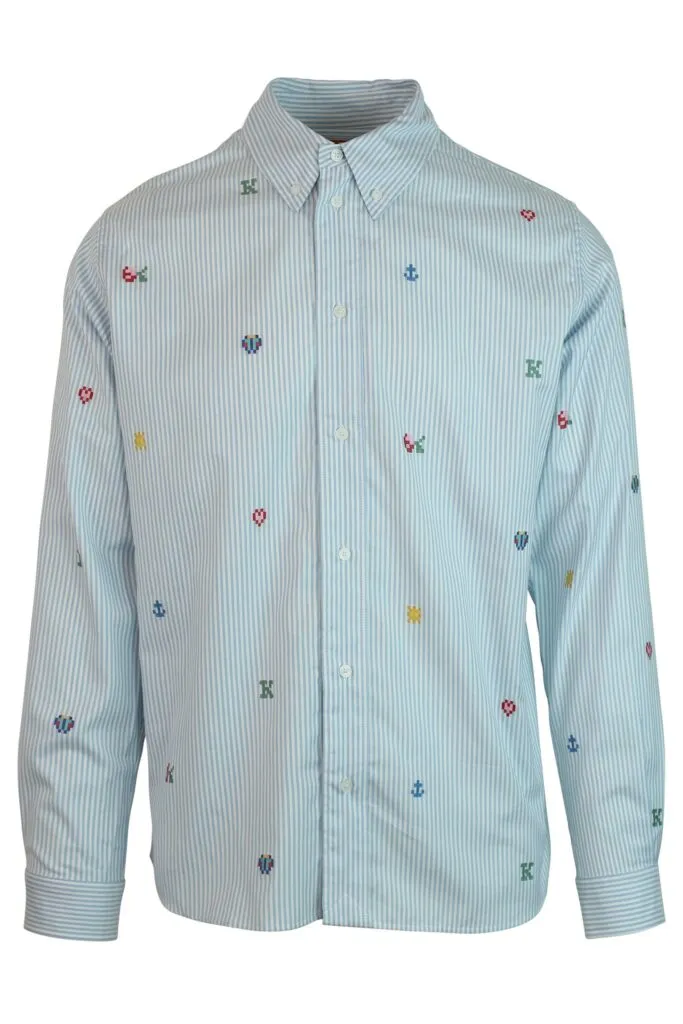 Camisa azul con 