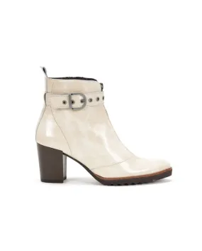 Women's Boots D8300-NA