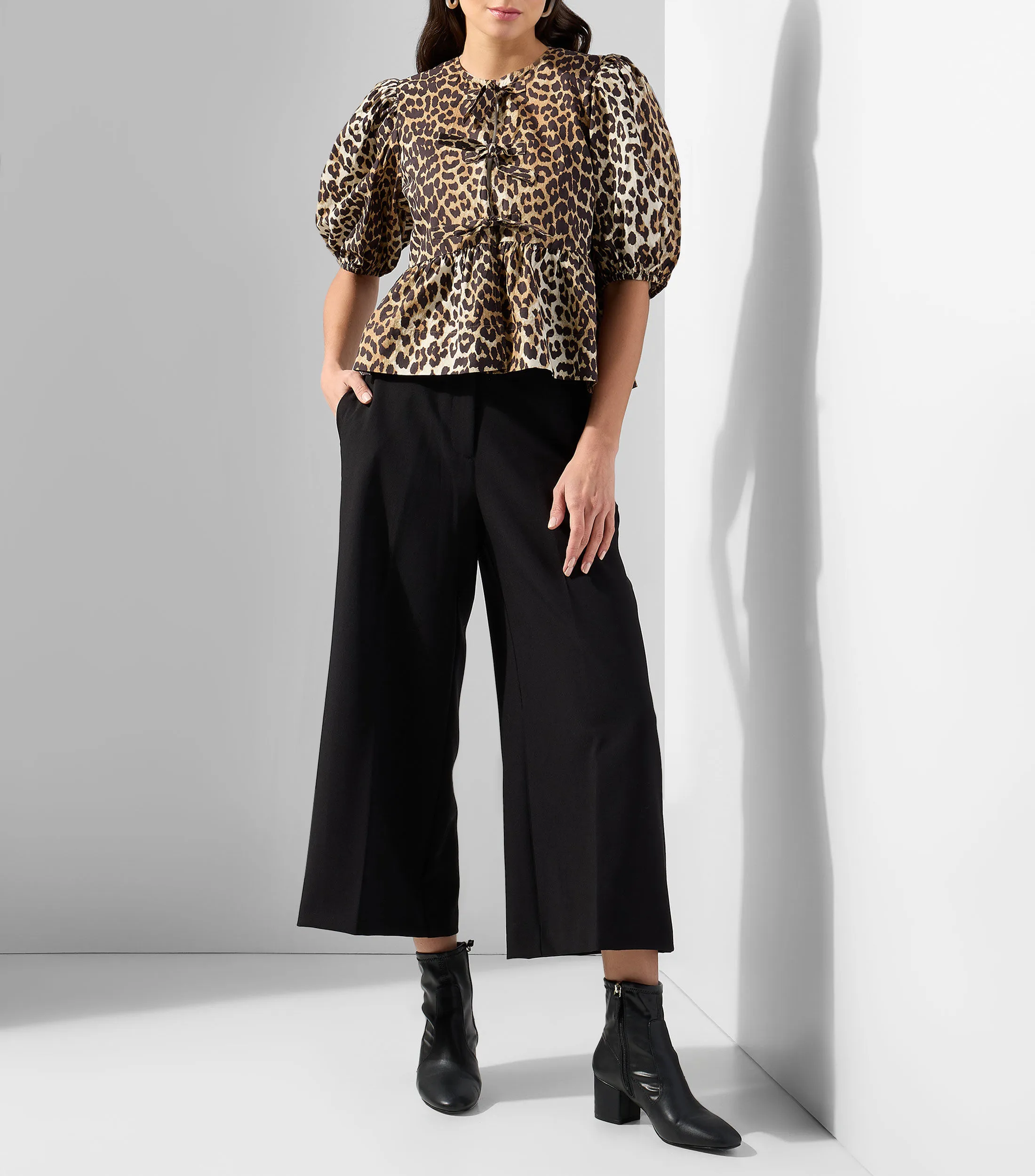 Ganni Blusa animalprint manga corta Mujer