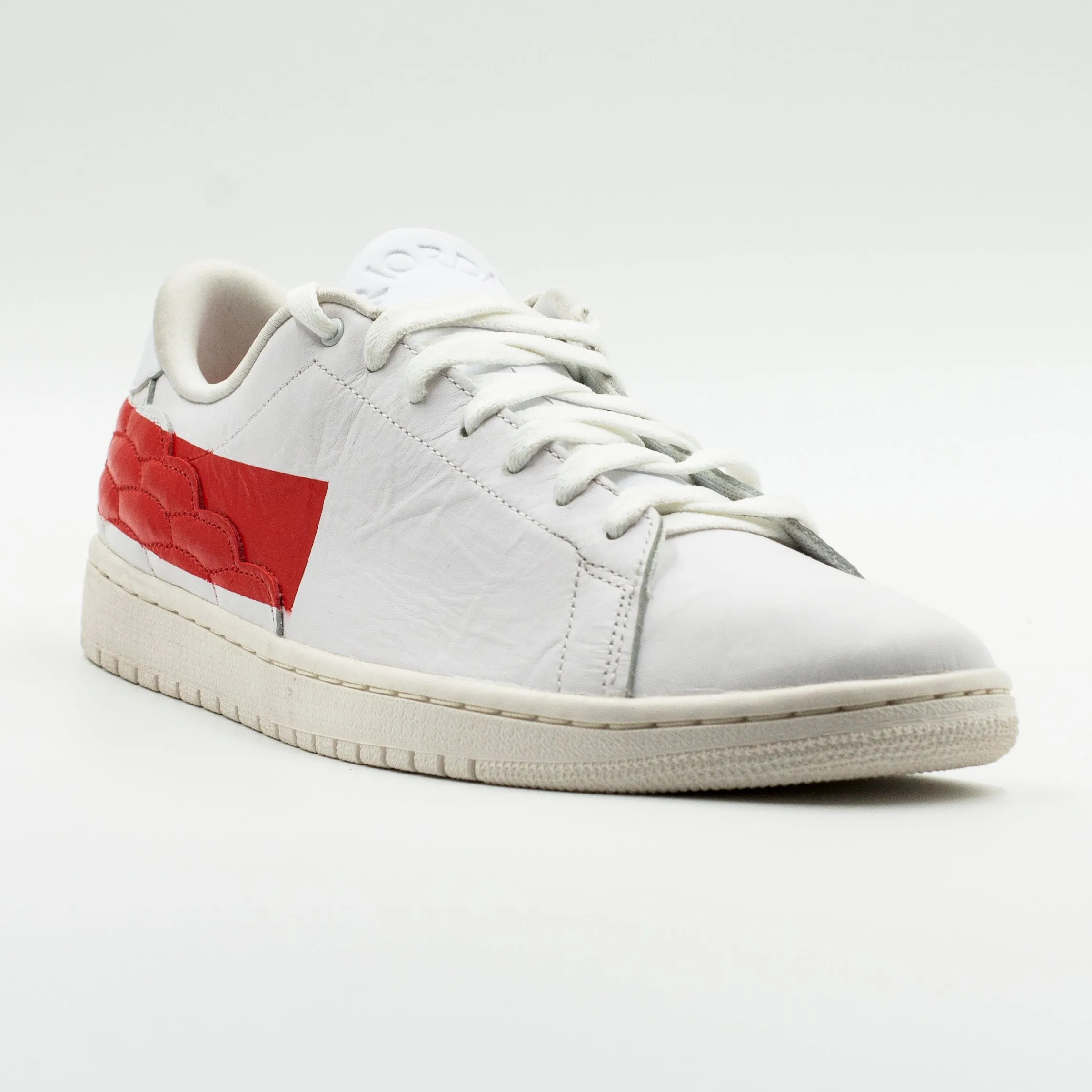 Jordan Air 1 Centre Court color Blanco con Rojo