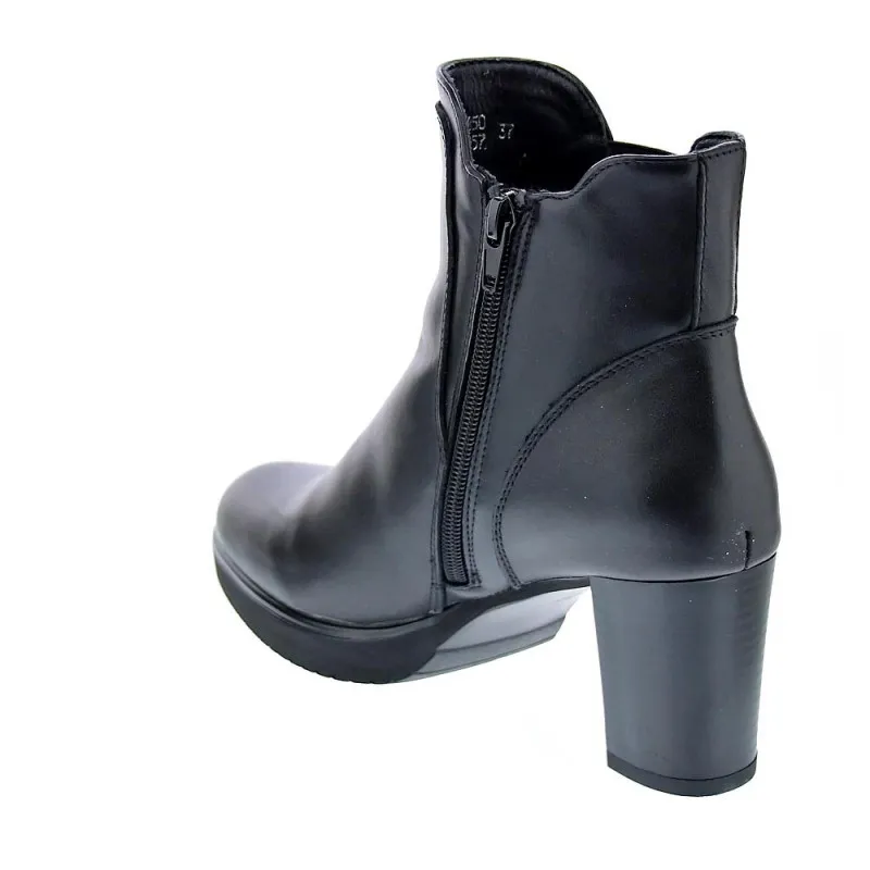 Trendy Woman's Black Ankle Boots Keys 8850