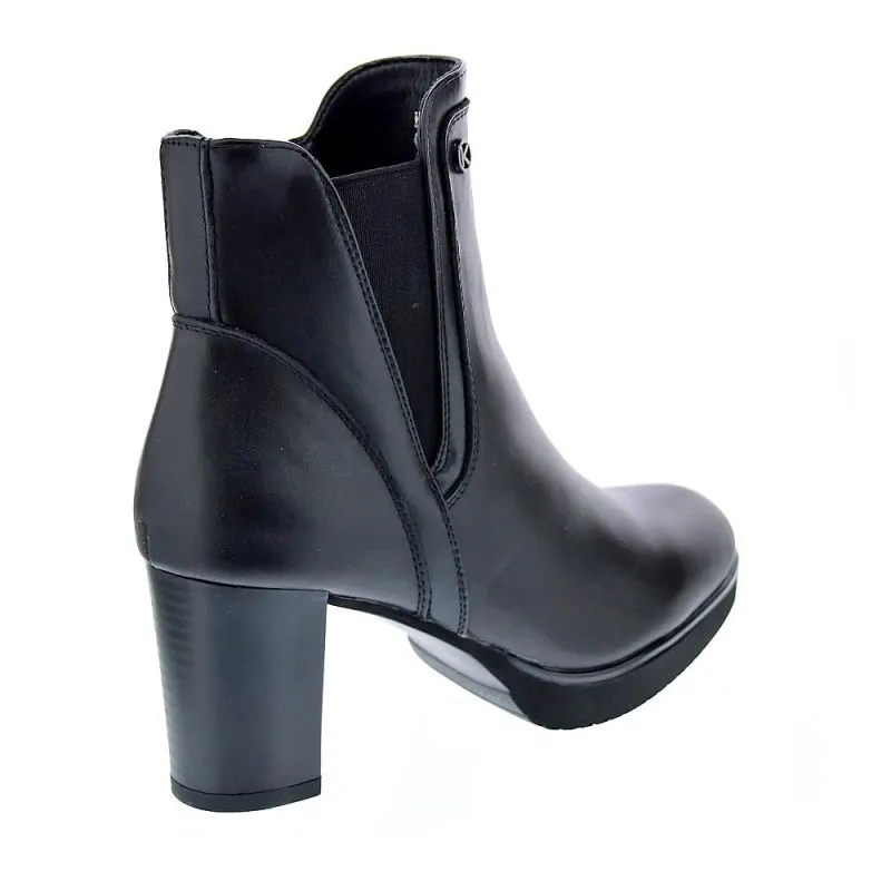 Trendy Woman's Black Ankle Boots Keys 8850