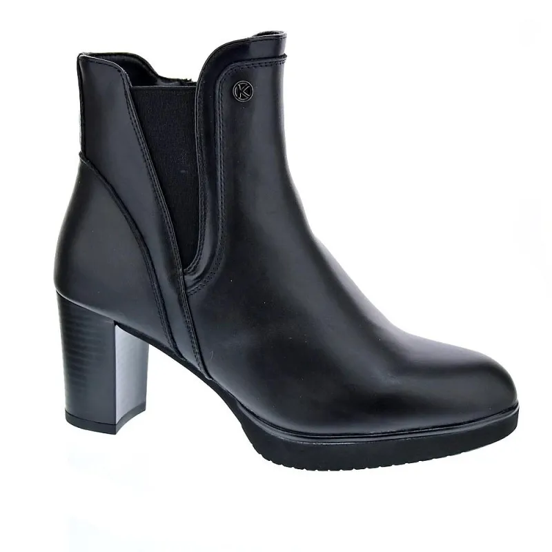 Trendy Woman's Black Ankle Boots Keys 8850