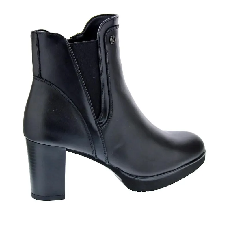 Trendy Woman's Black Ankle Boots Keys 8850