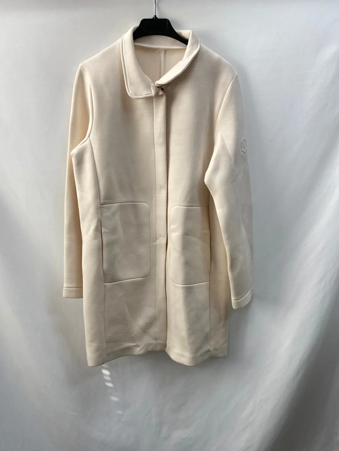 MarketOTRAS.Abrigo beige TU (S/M)