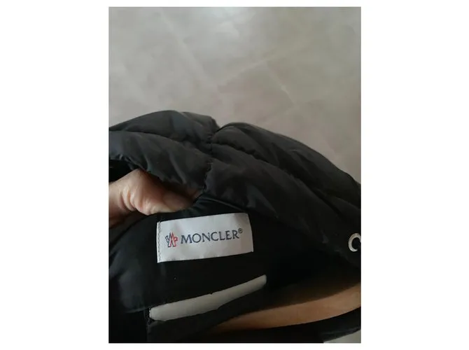 Moncler capa Negro 