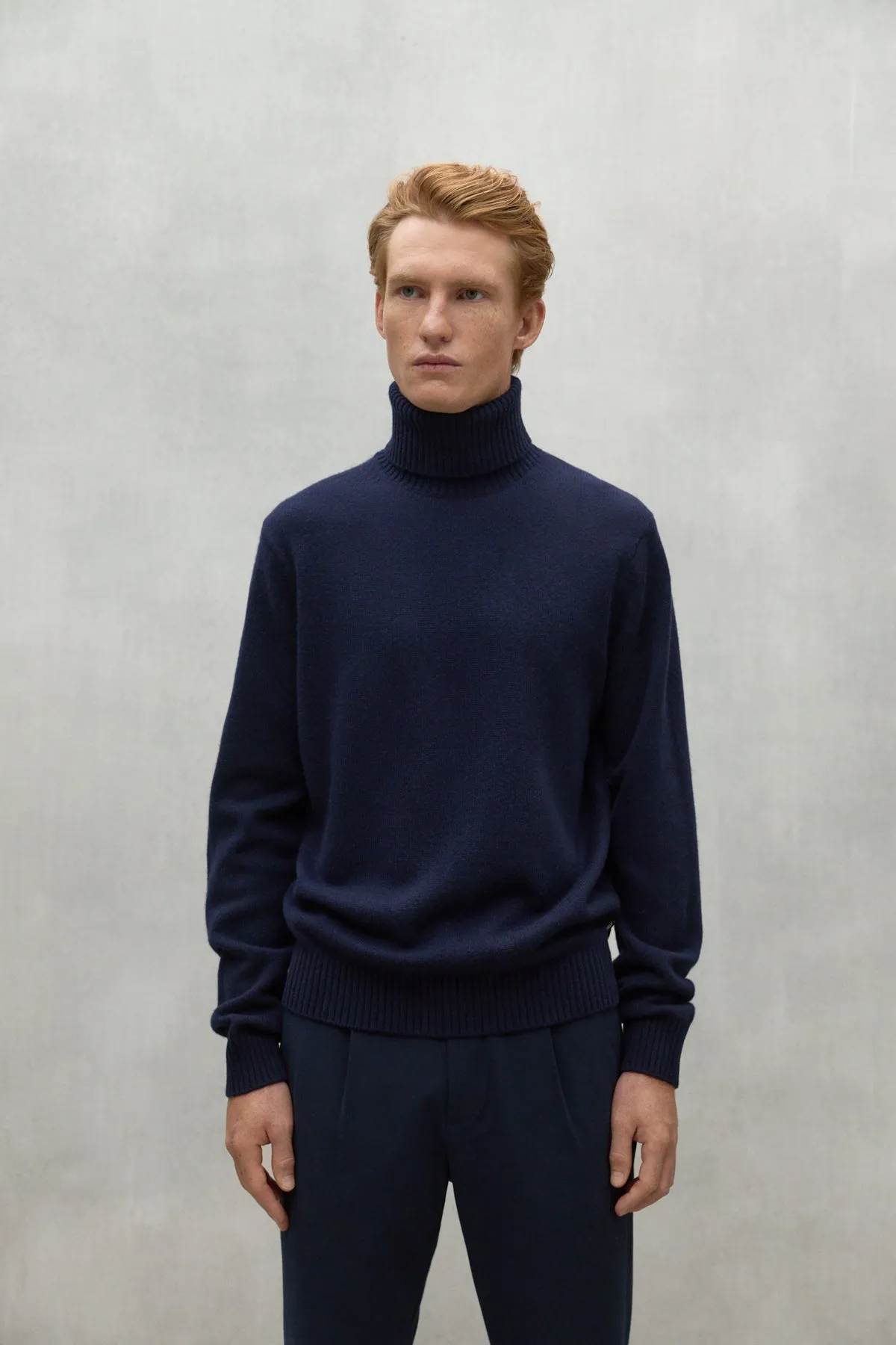 NAVY BLUE BRUN SWEATER