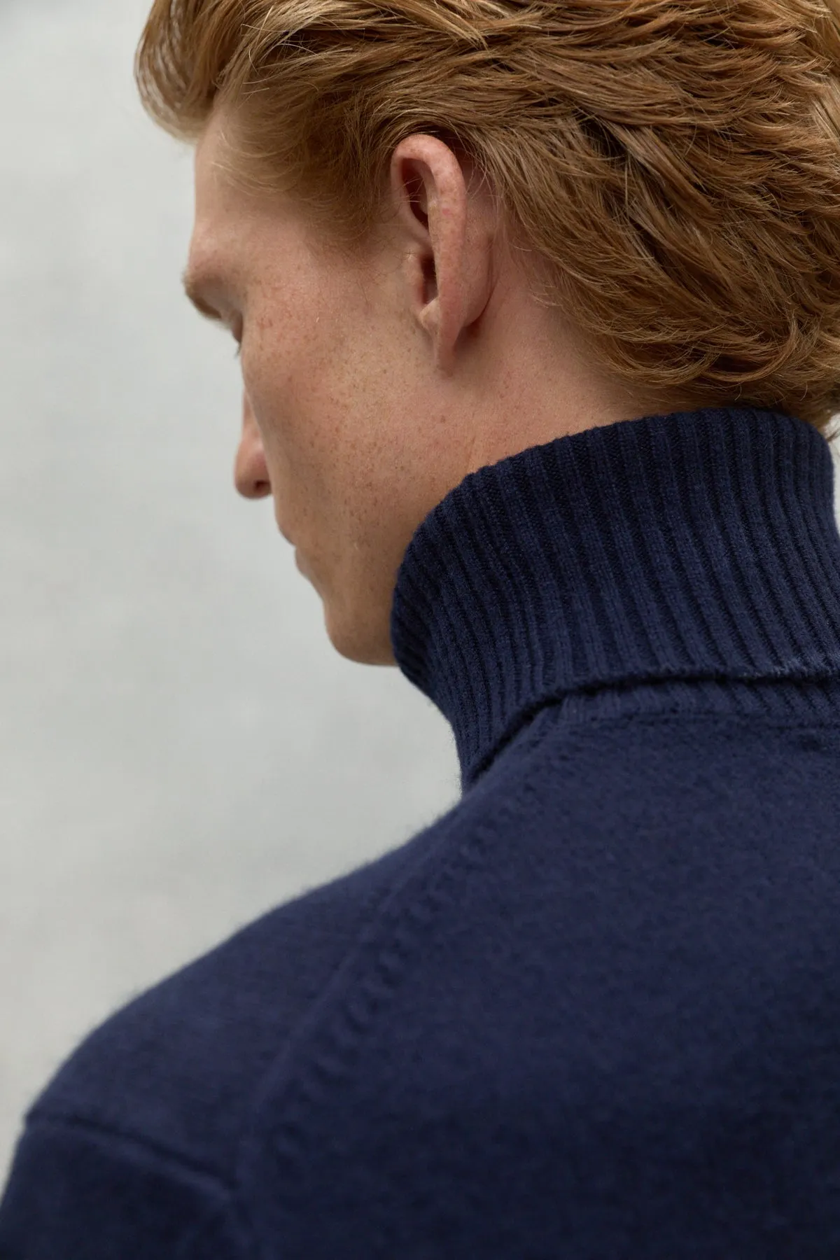 NAVY BLUE BRUN SWEATER