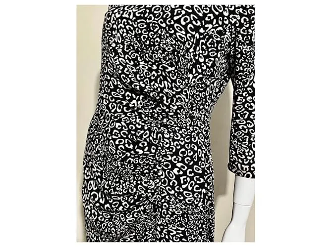 Nicole Fahri Vestido drapeado en blanco y negro de Farhi Nicole Farhi 