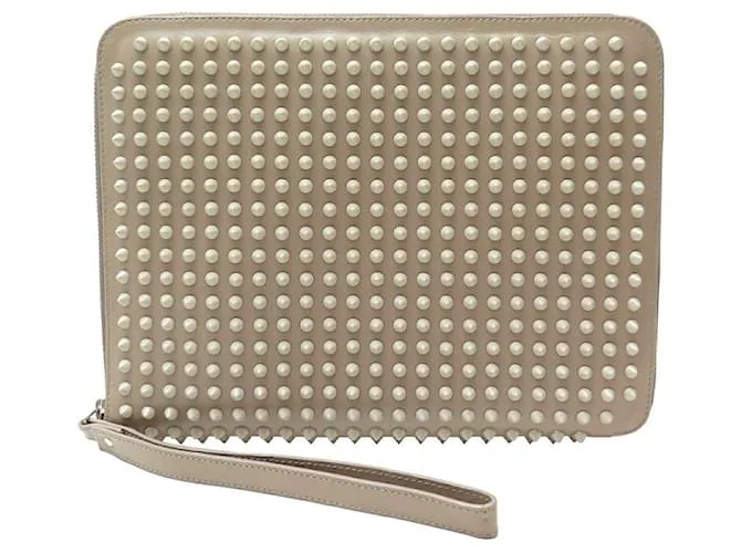 NUEVE BOLSILLOS CHRISTIAN LOUBOUTIN IPAD SPIKE CUERO TAUPE Gris pardo 