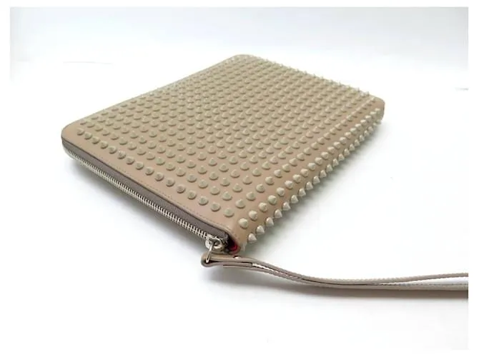 NUEVE BOLSILLOS CHRISTIAN LOUBOUTIN IPAD SPIKE CUERO TAUPE Gris pardo 