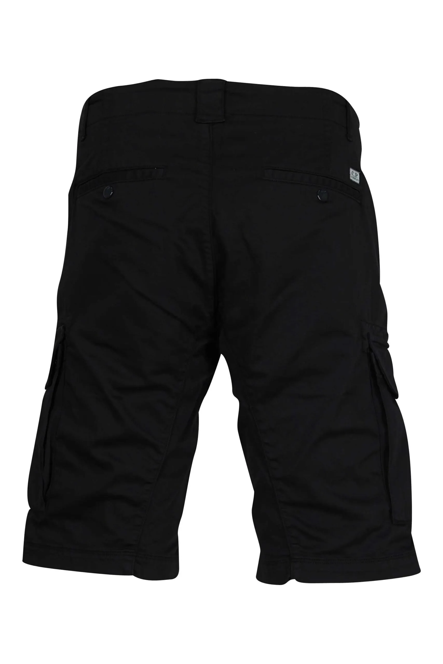 Pantalón corto negro estilo cargo con minilogo lente