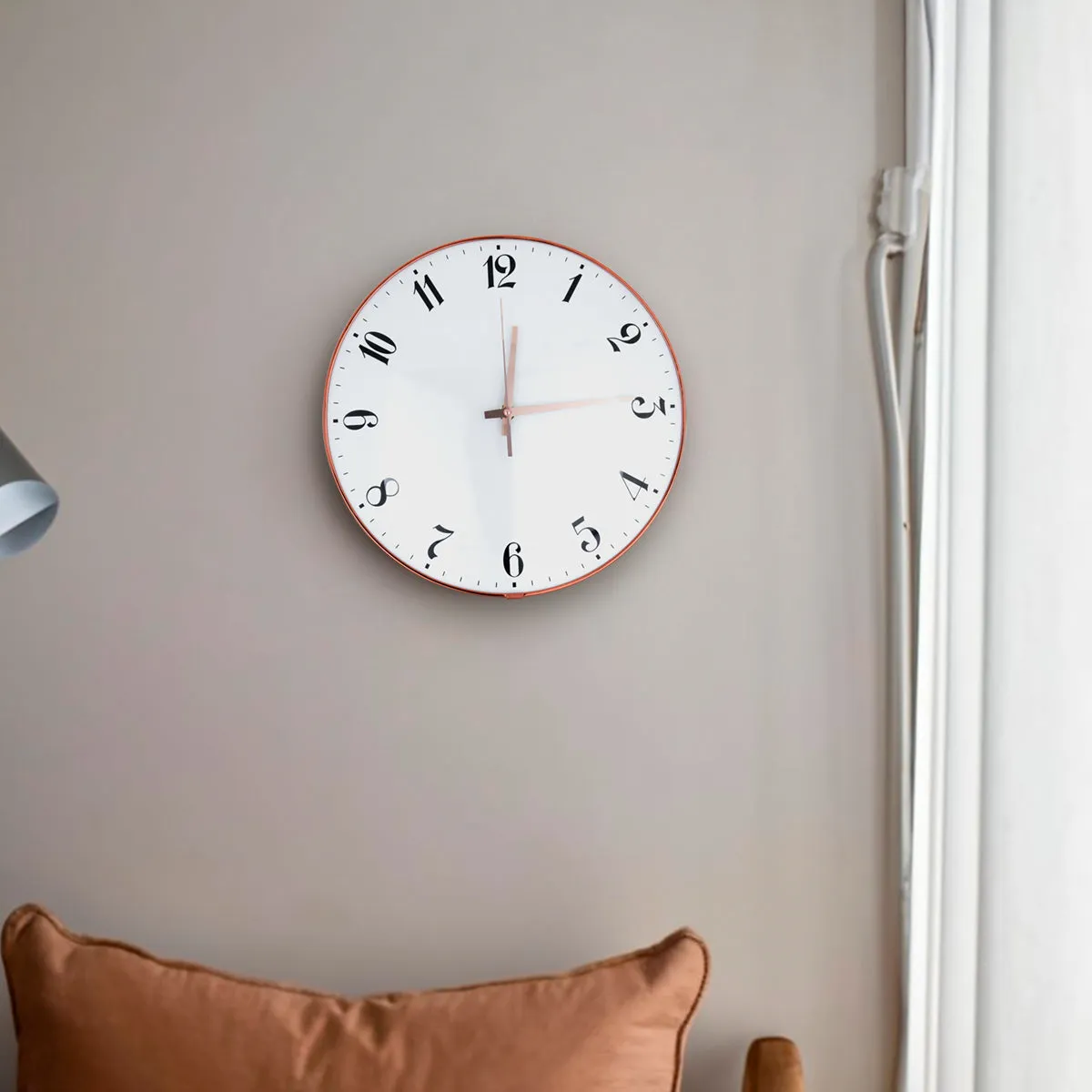 Reloj Circular de Pared, color Blanco con Rosa