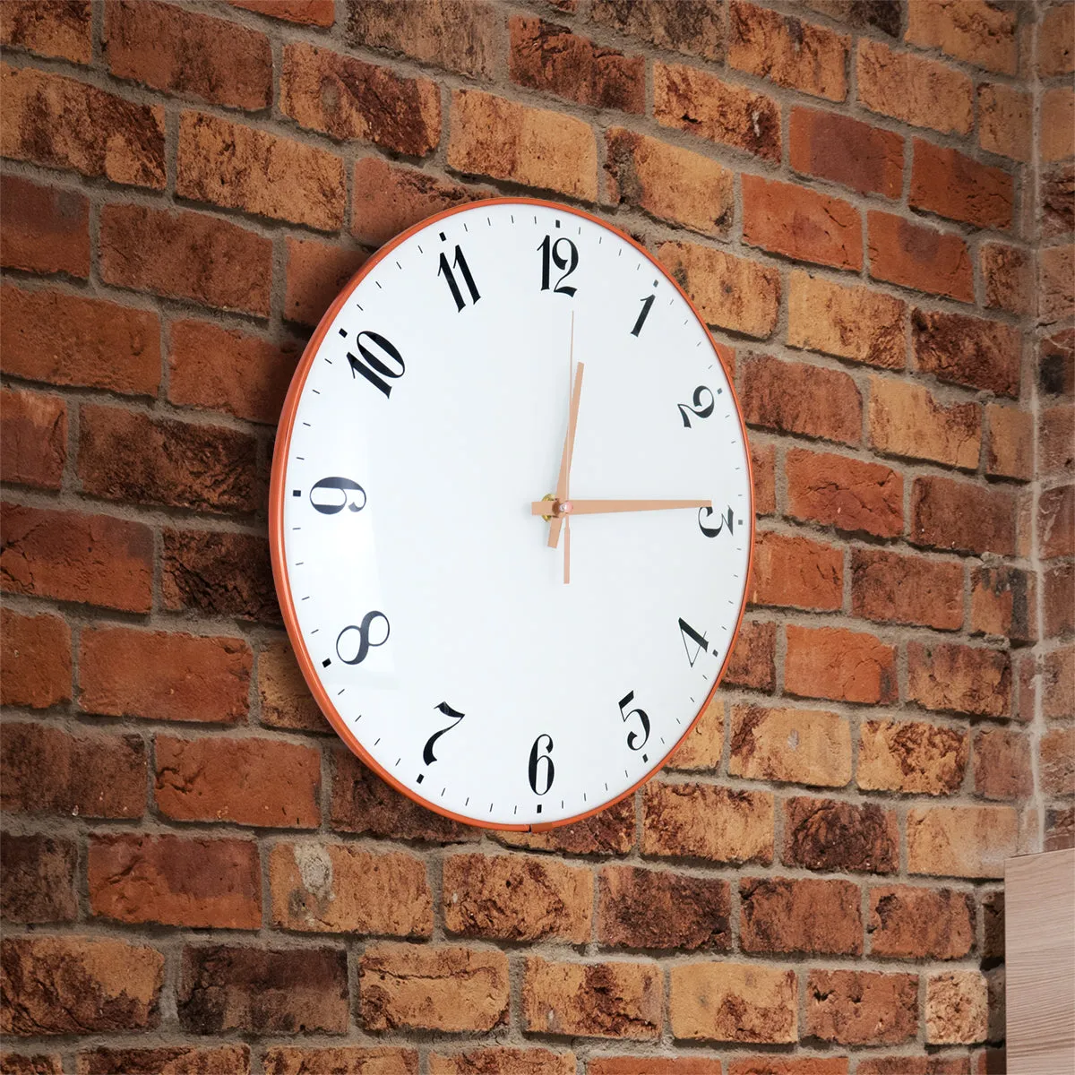 Reloj Circular de Pared, color Blanco con Rosa