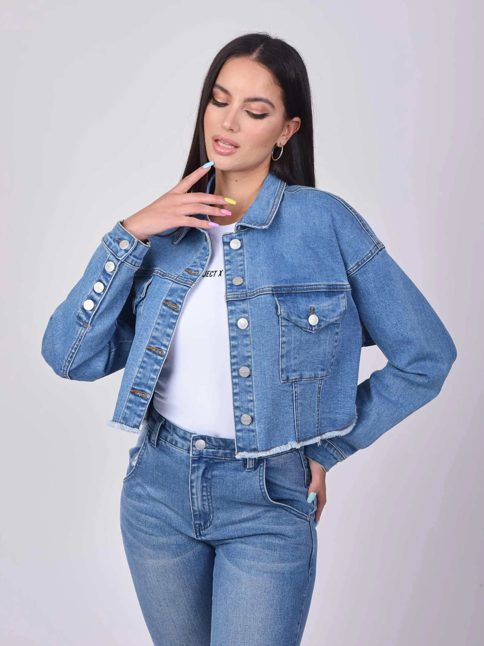 Short basic blue denim jacket.